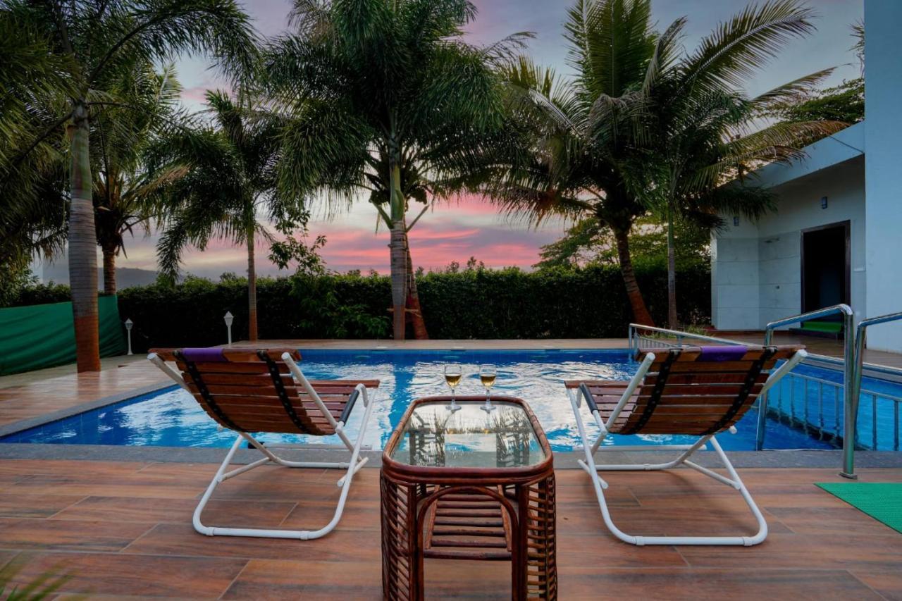 White Coco House 4Bhk Villa Nashik Bagian luar foto