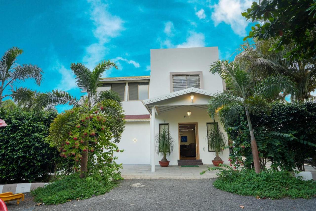 White Coco House 4Bhk Villa Nashik Bagian luar foto