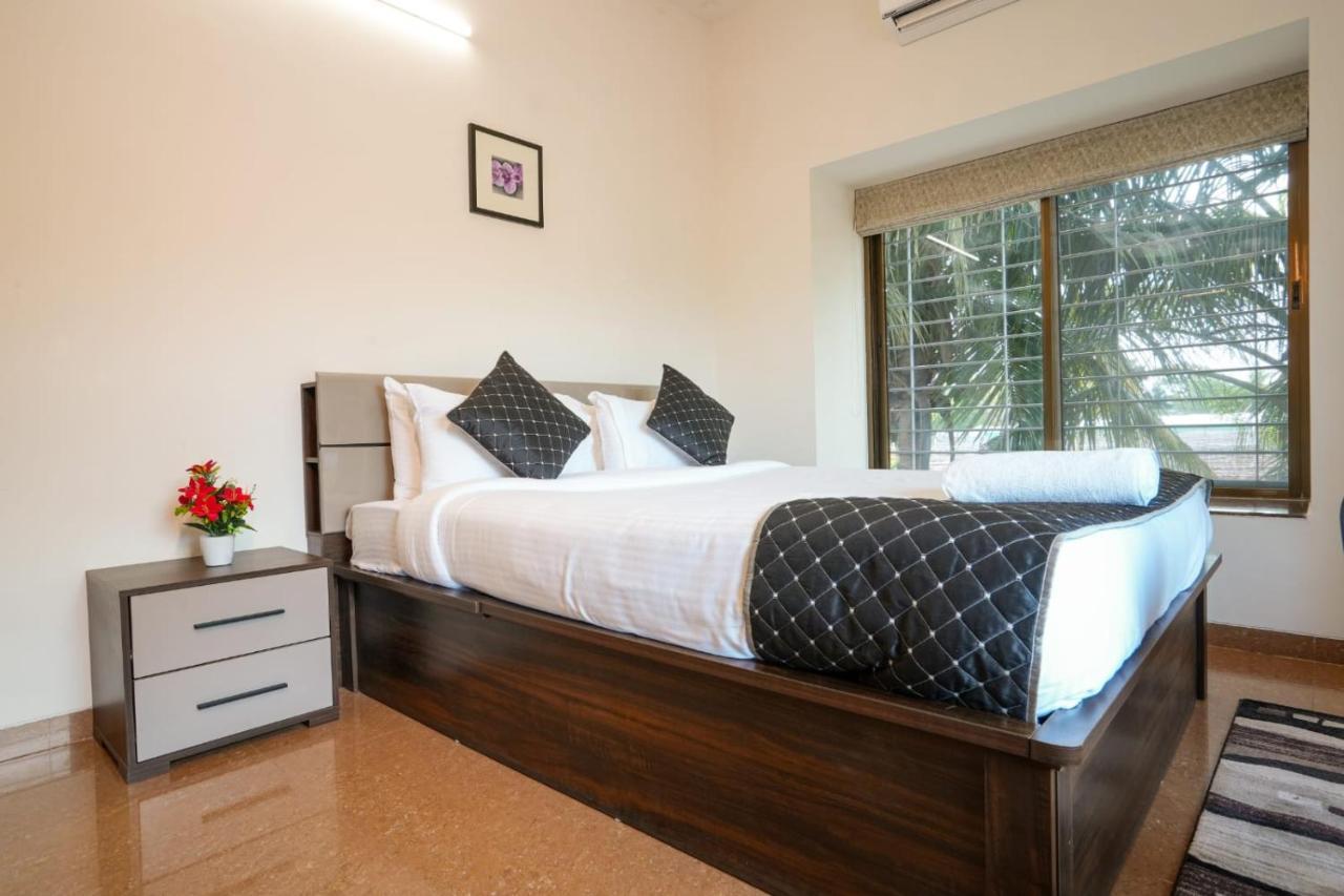 White Coco House 4Bhk Villa Nashik Bagian luar foto